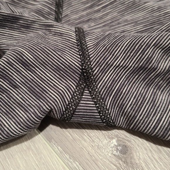 Lululemon Crops - Picture 4 of 4